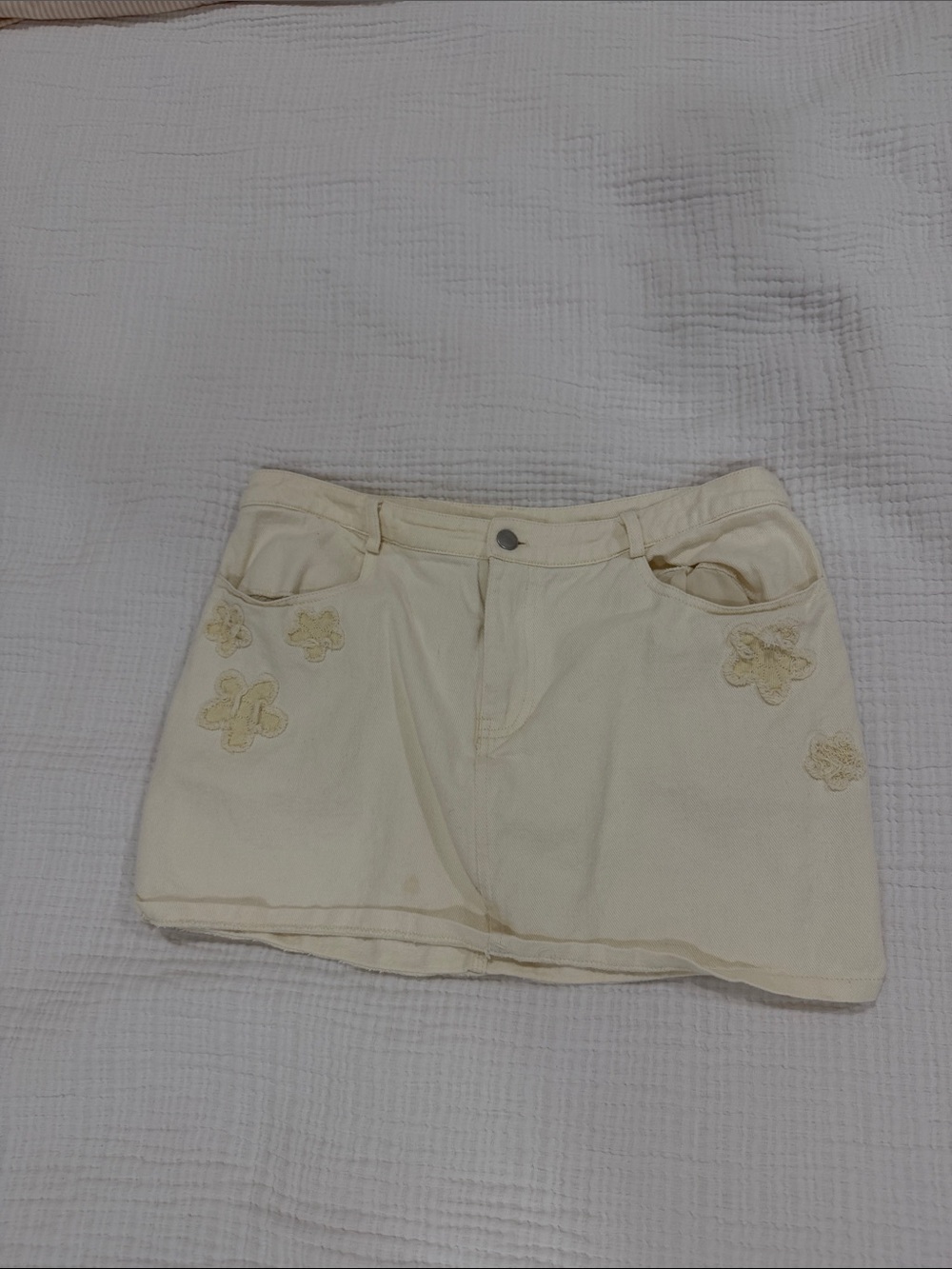 Le Lis Cream Mini Skirt with Embroidered Flowers